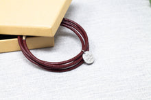 Load image into Gallery viewer, Worlds Best Mum Personalised Leather Bracelet - Children&#39;s Names Engraved on Back of Tag - Mother&#39;s Day Gift, Mum Present
